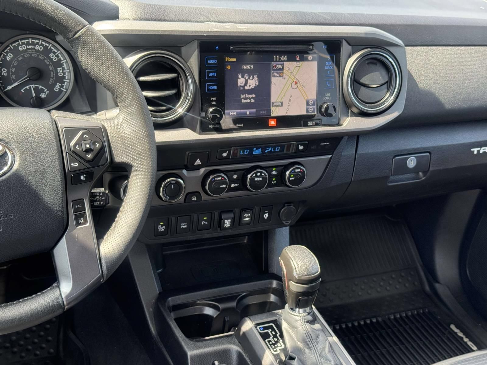 Used 2019 Toyota Tacoma TRD Sport AWD/4WD image 3