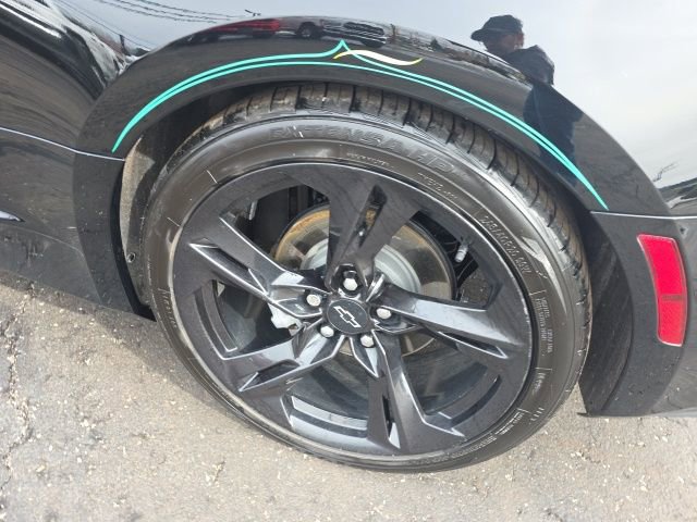 Used 2020 Chevrolet Camaro LT w/ RS Package image 38