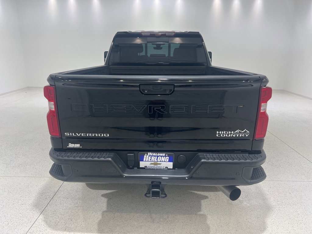 Used 2023 Chevrolet Silverado 2500 High Country w/ Technology Package image 4