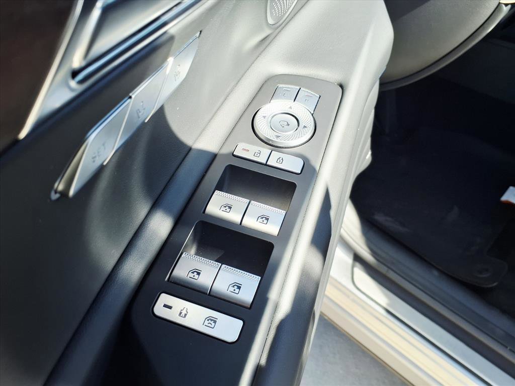 Certified 2026 Genesis GV80 3.5T Prestige image 22