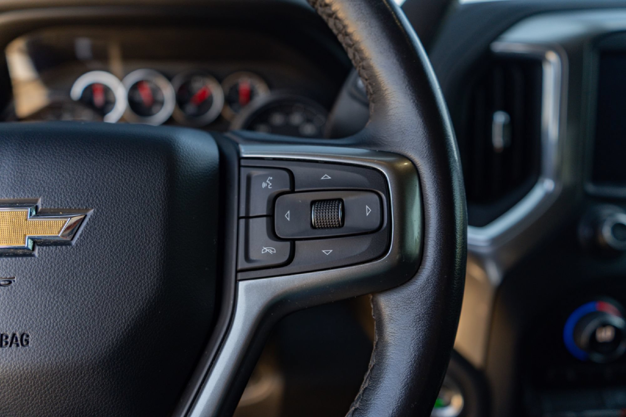 Used 2021 Chevrolet Silverado 1500 LT RWD image 12