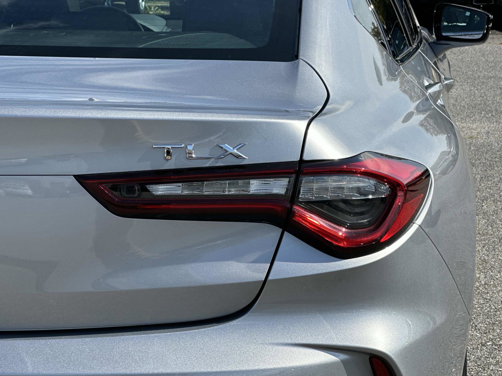 Certified 2022 Acura TLX w/ Technology Package image 11