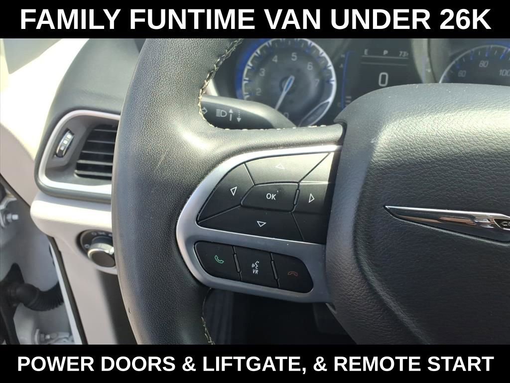 Used 2023 Chrysler Voyager LX image 20