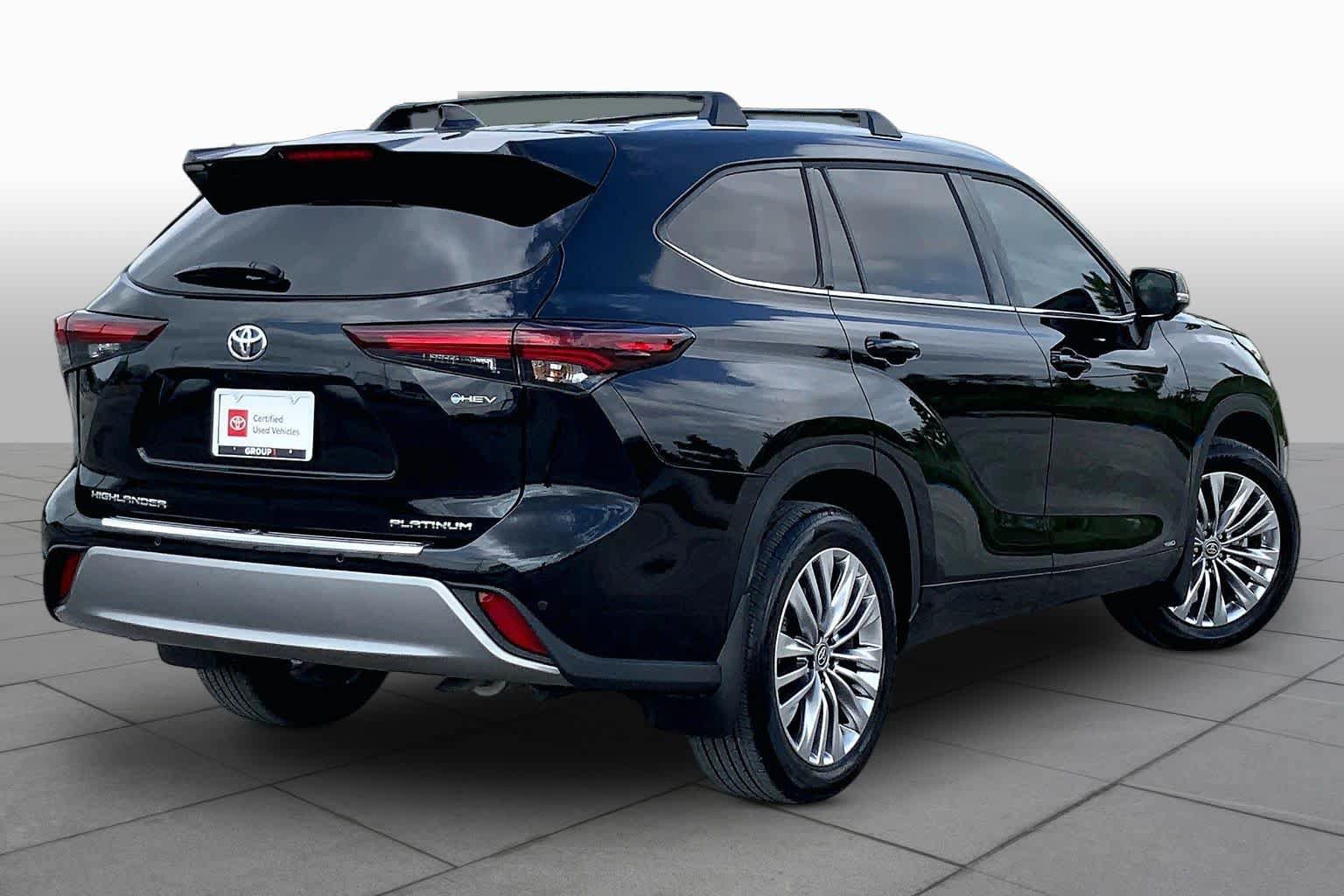 Certified 2026 Toyota Highlander Platinum AWD/4WD image 13