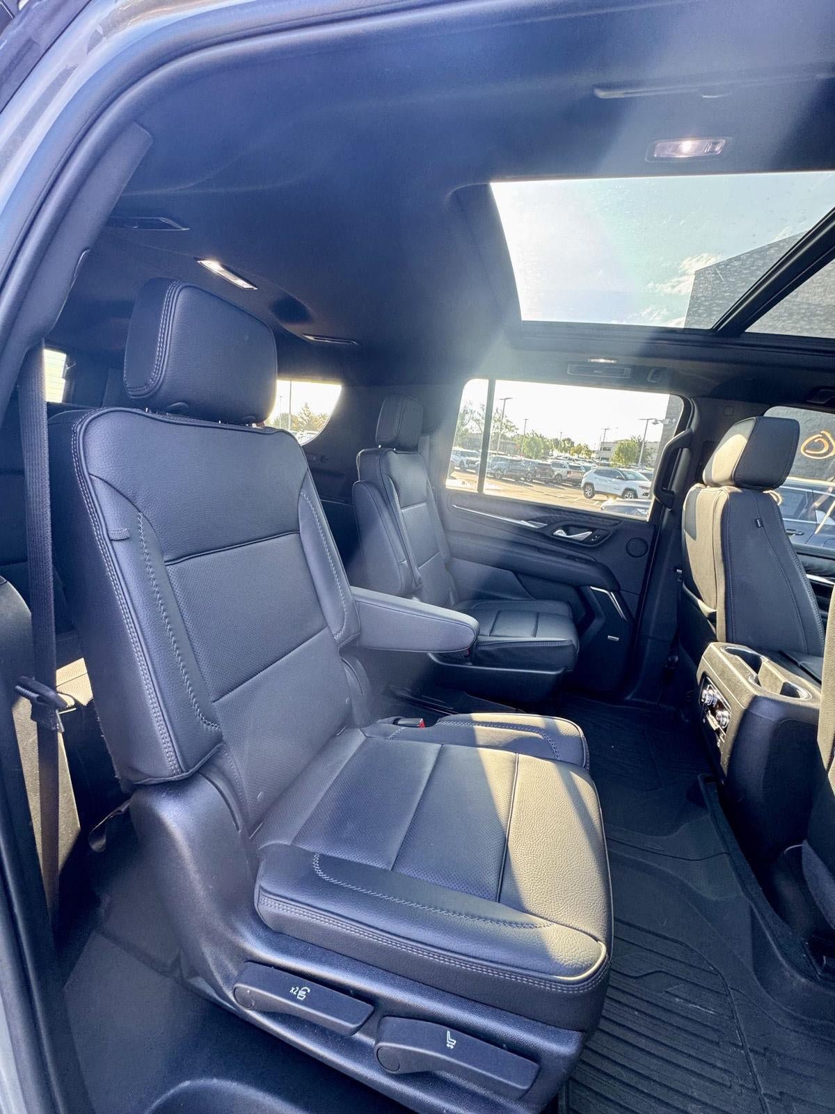 Used 2023 GMC Yukon XL Denali AWD/4WD image 14