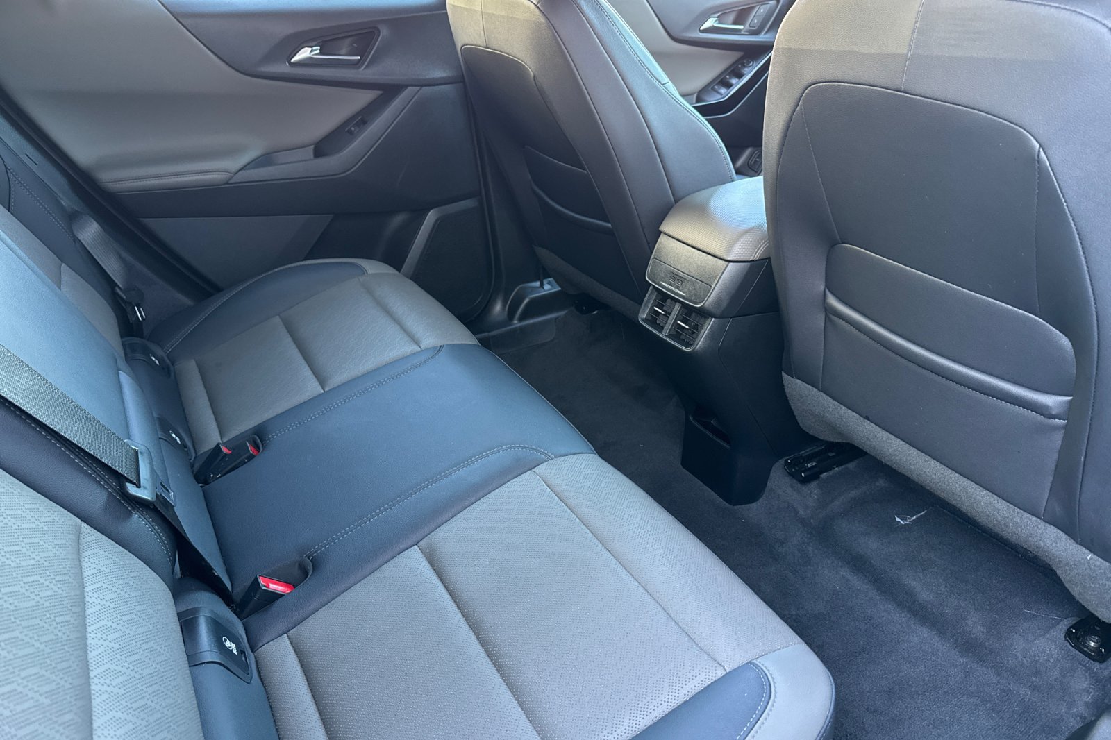 Used 2025 Chevrolet Equinox LT w/ Convenience Package II AWD/4WD image 16