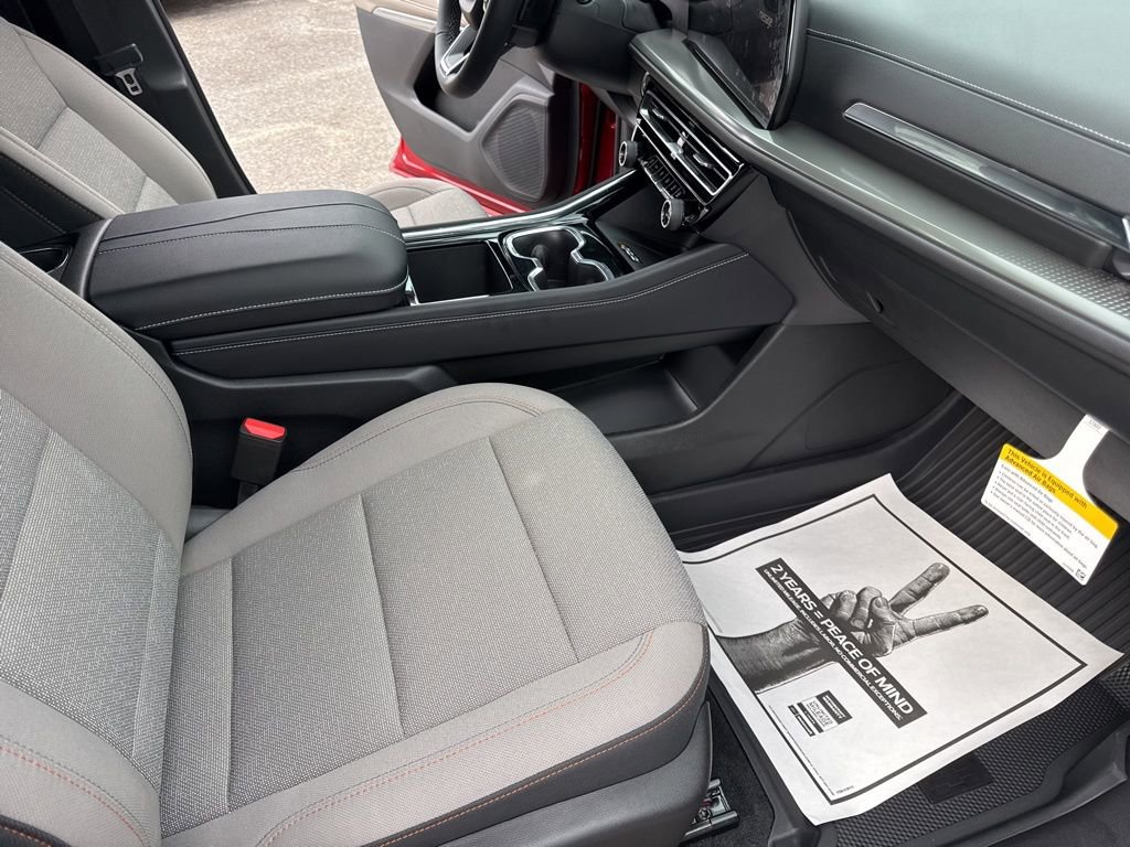 New 2026 Chevrolet Traverse LT w/ LPO, Floor Liner Package image 44