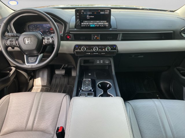 Used 2024 Honda Pilot Elite image 16