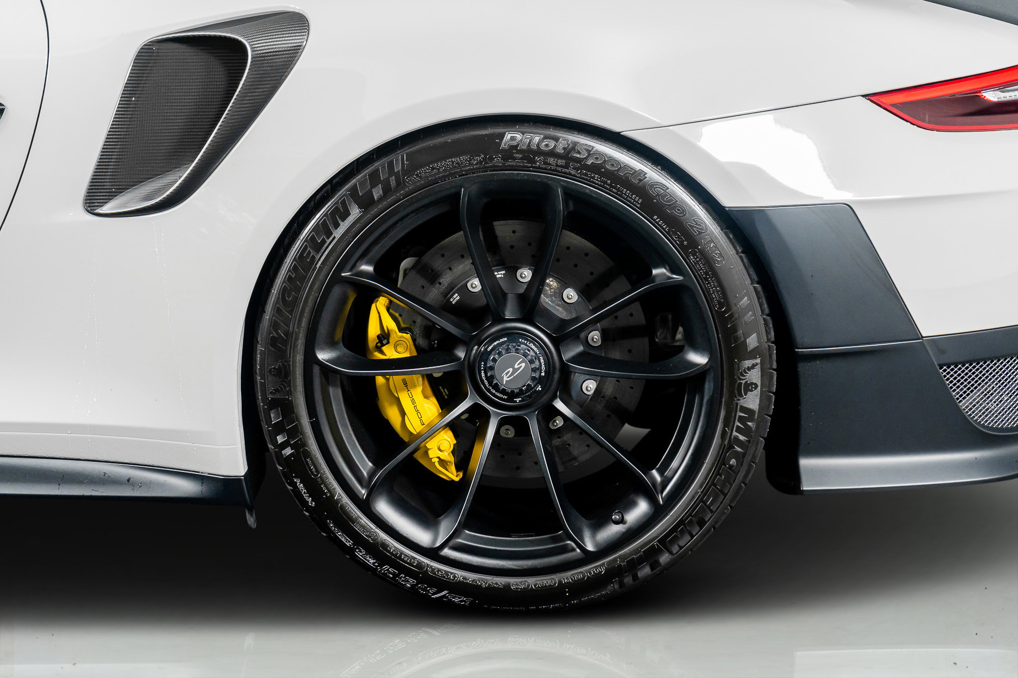 Used 2018 Porsche 911 GT2 RS w/ Weissach Package image 18