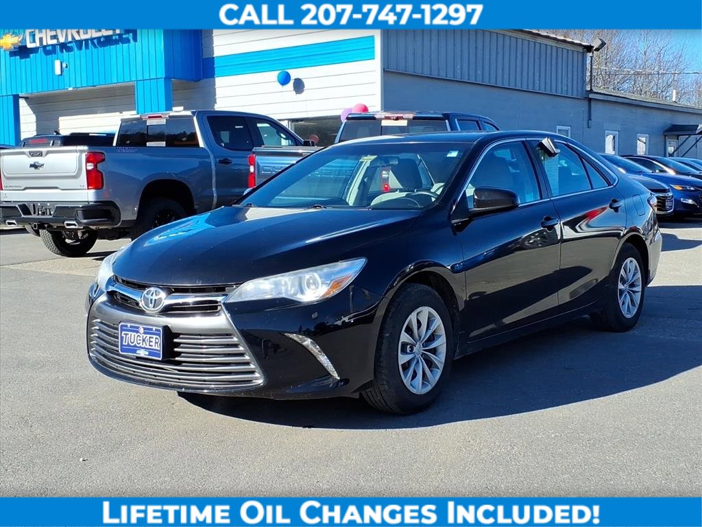 Used 2017 Toyota Camry LE image 1