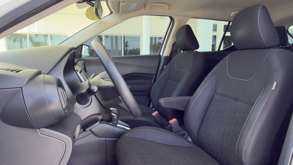 Used 2021 Nissan Kicks S FWD image 4
