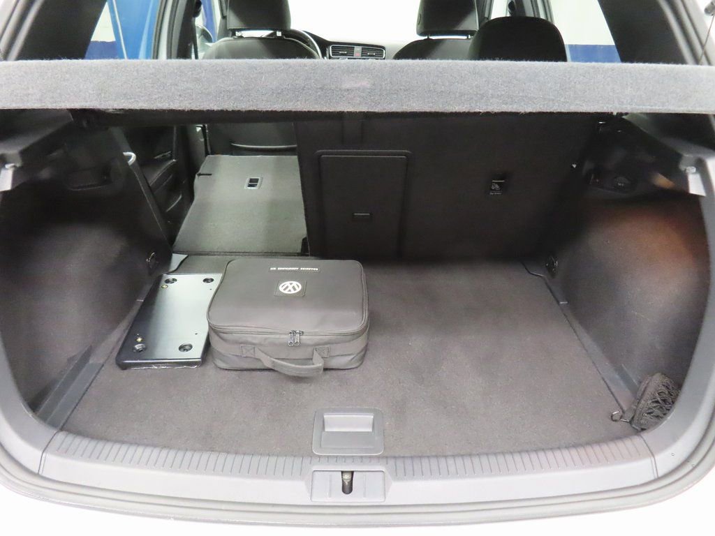 Used 2016 Volkswagen Golf R 4-Door image 29