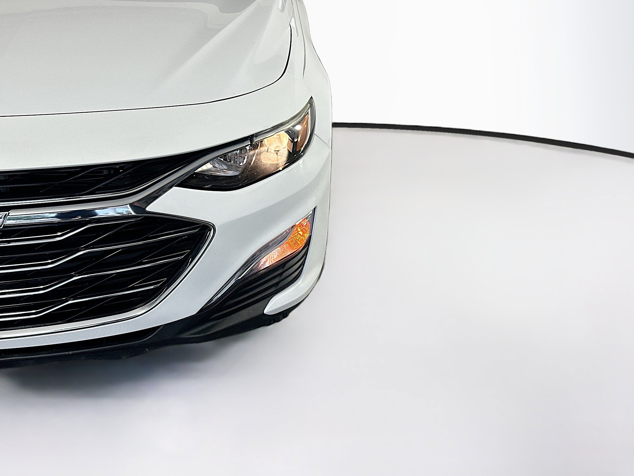 Used 2021 Chevrolet Malibu LS FWD image 9