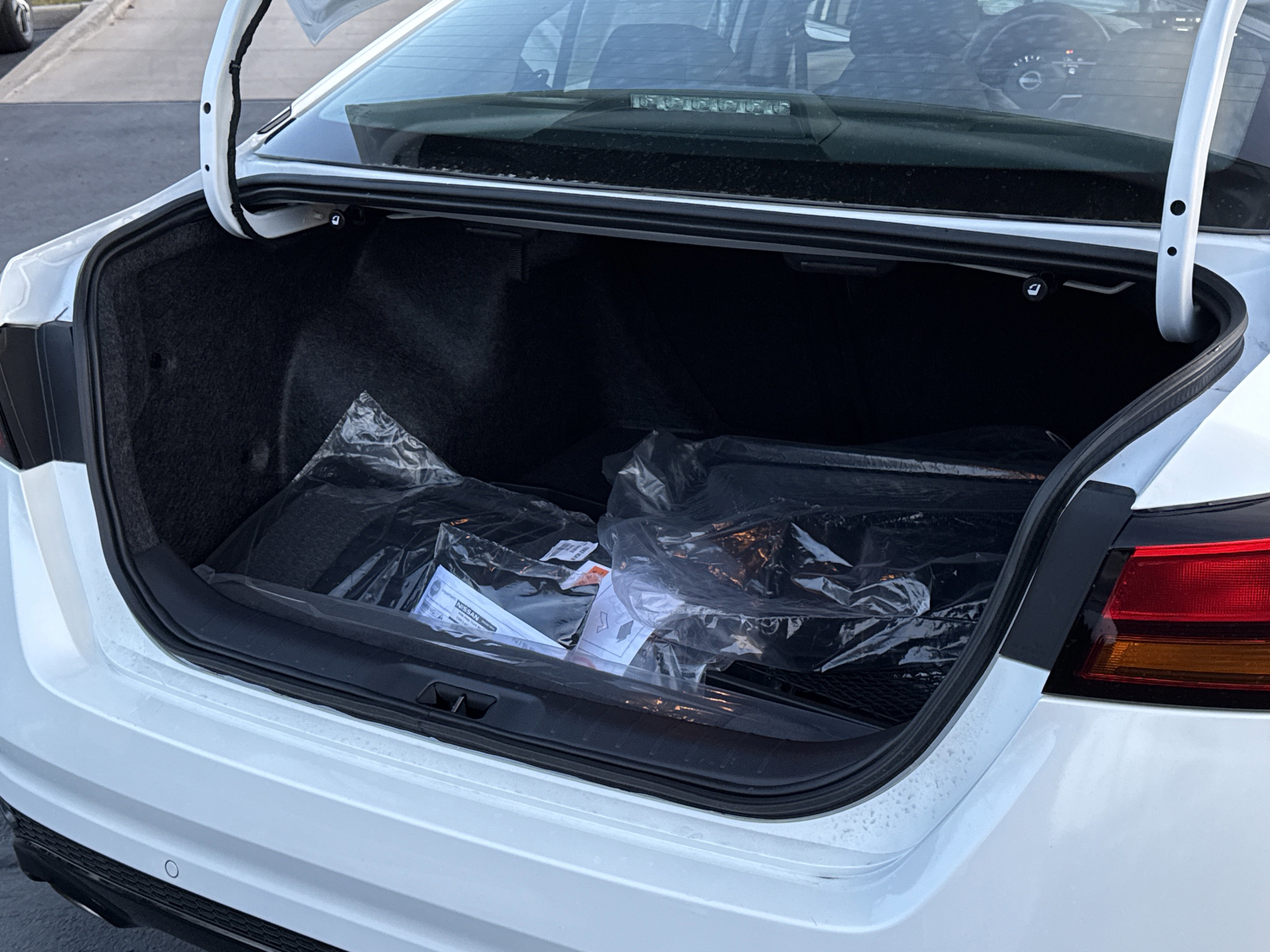 New 2025 Nissan Altima 2.5 SR w/ SR Premium Package AWD/4WD image 8