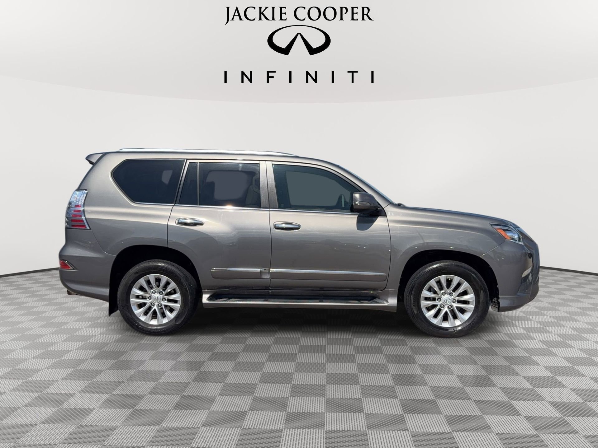 Used 2014 Lexus GX 460 w/ Premium Package AWD/4WD image 4