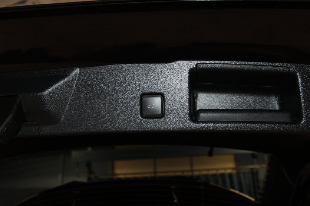 Used 2025 Ford Escape ST-Line Select AWD/4WD image 34