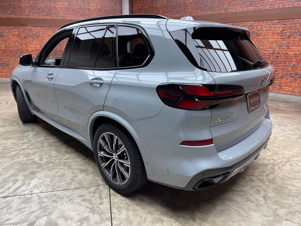 Used 2024 BMW X5 xDrive40i w/ M Sport Package AWD/4WD image 2