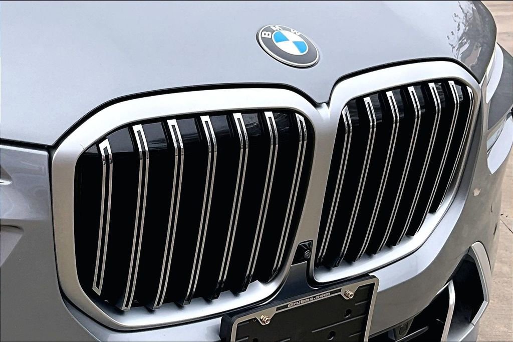 Used 2024 BMW X7 xDrive40i image 38