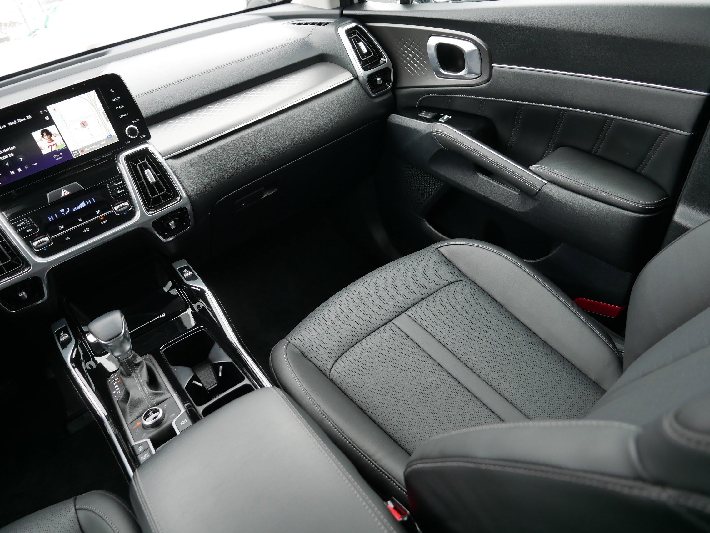 Certified 2023 Kia Sorento SX image 11