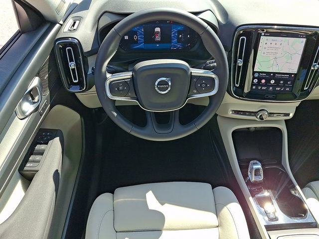 Certified 2025 Volvo XC40 B5 Ultra AWD/4WD image 12