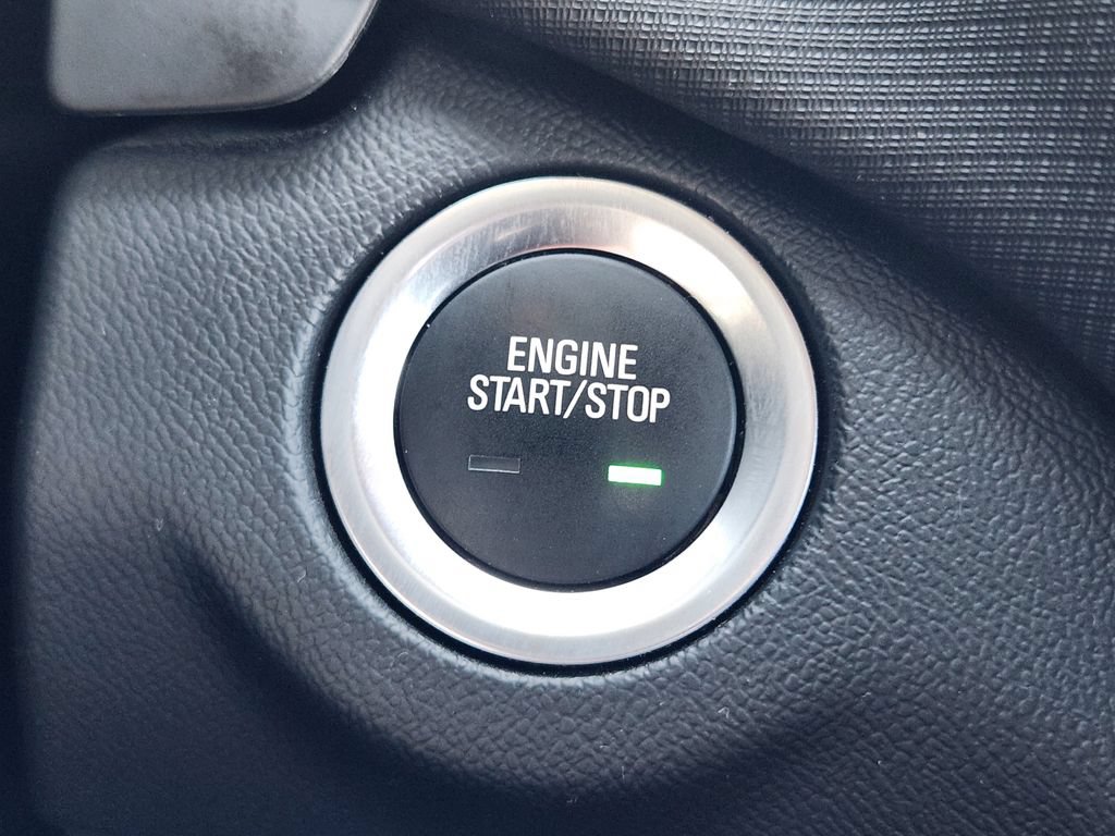 Certified 2023 Chevrolet Equinox RS FWD image 21