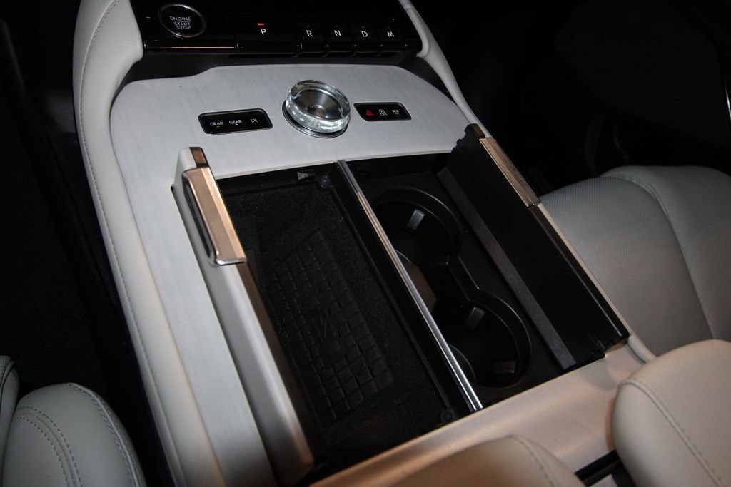 Used 2025 Lincoln Navigator Reserve image 19