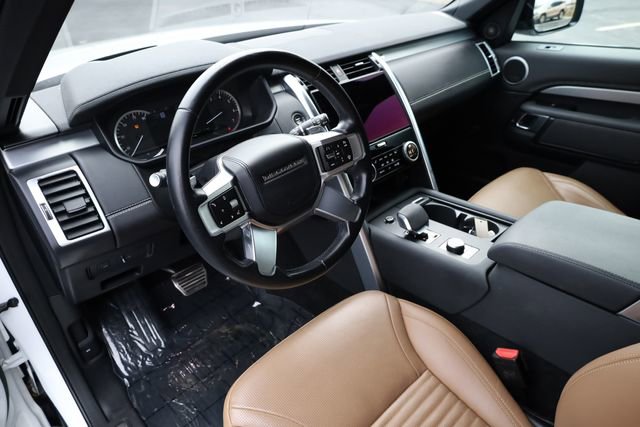 Used 2023 Land Rover Discovery S R-Dynamic image 10