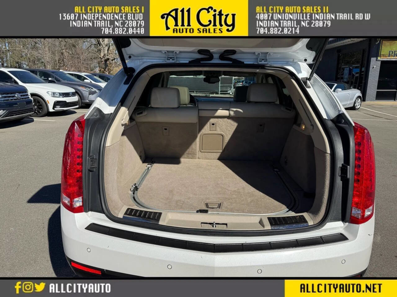 Used 2010 Cadillac SRX Premium image 35