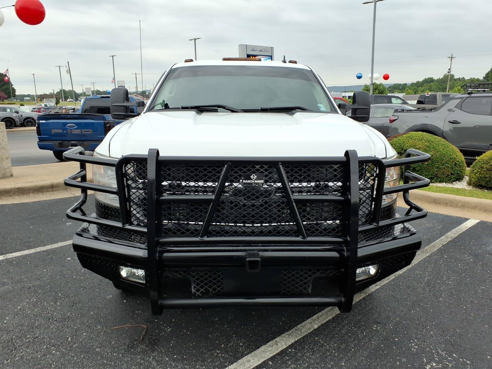 Used 2009 Chevrolet Silverado 3500 LT w/ Interior Plus Package AWD/4WD image 2