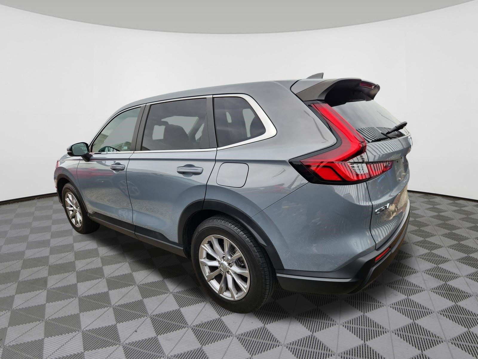 Used 2024 Honda CR-V EX image 3