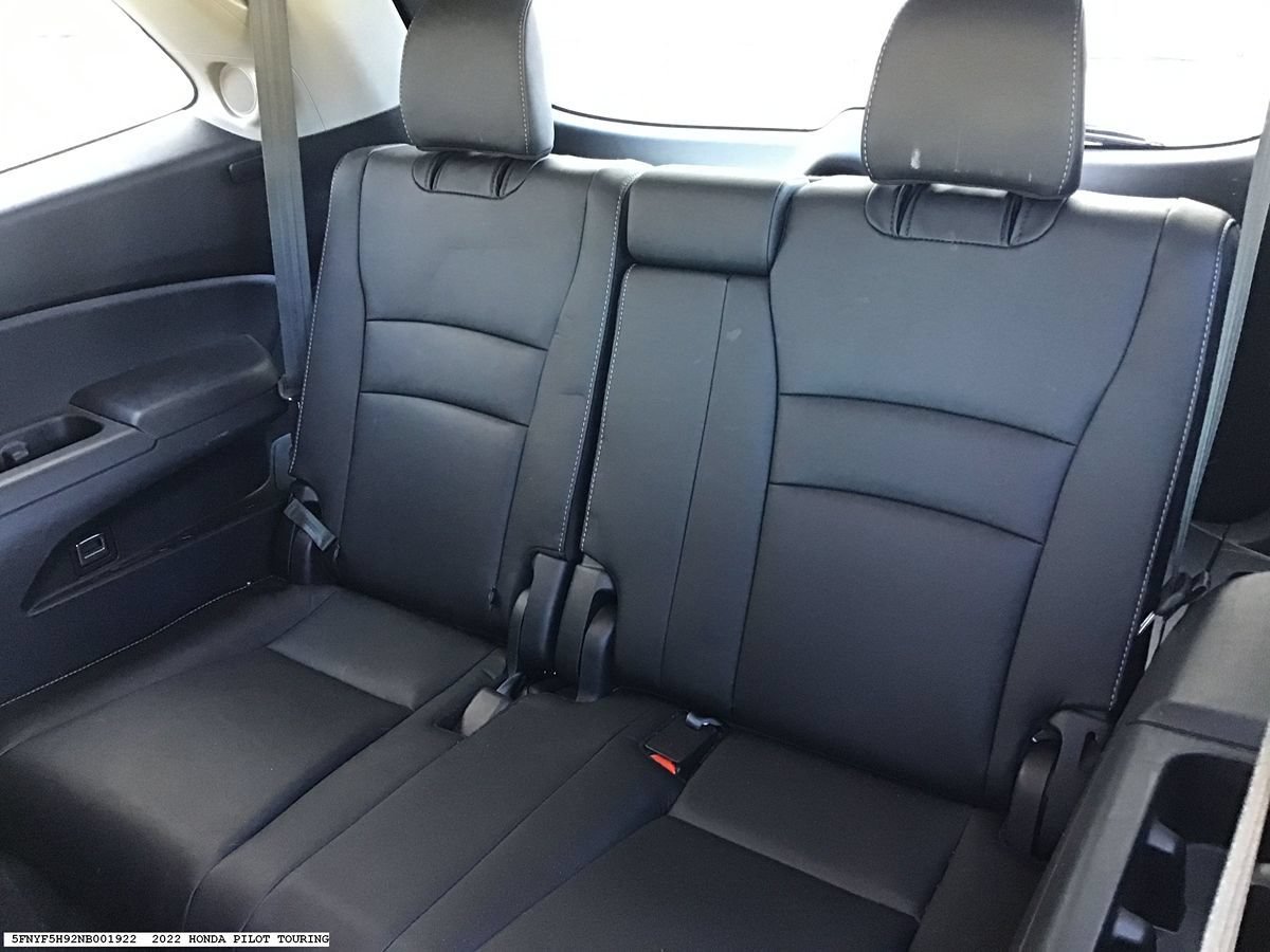 Used 2022 Honda Pilot Touring image 9