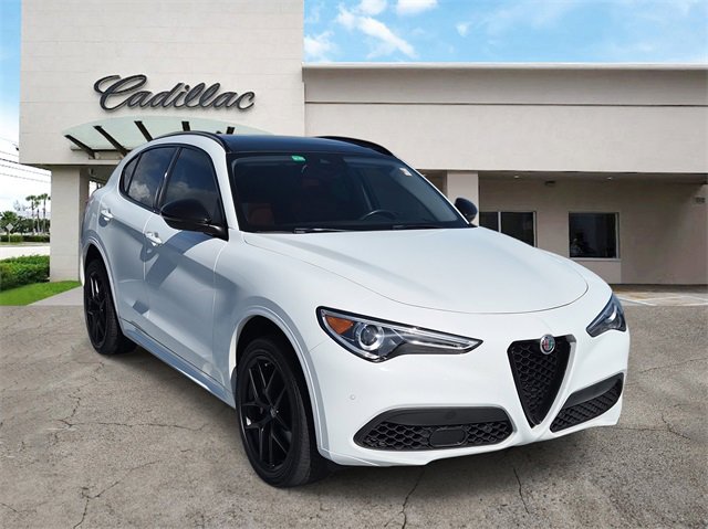 Used 2021 Alfa Romeo Stelvio Sprint w/ Nero Edizione image 7