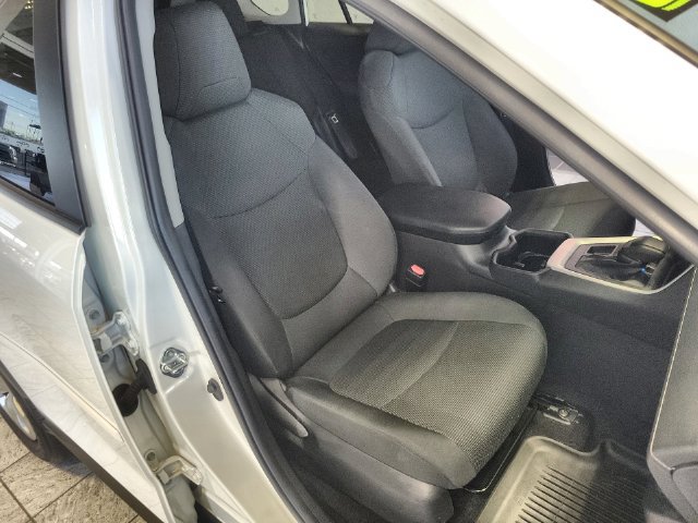 Used 2022 Toyota RAV4 LE AWD/4WD image 24