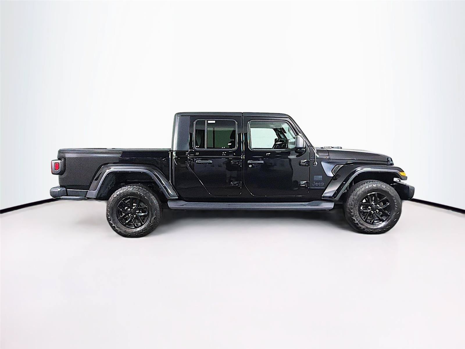 Used 2023 Jeep Gladiator Sport AWD/4WD image 12