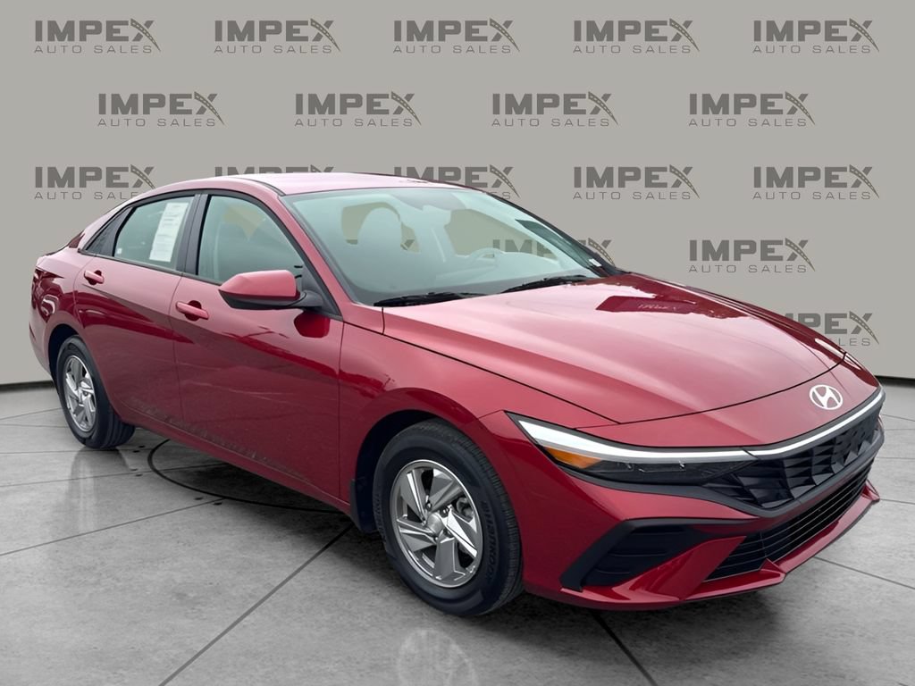 Used 2026 Hyundai Elantra SE FWD image 4