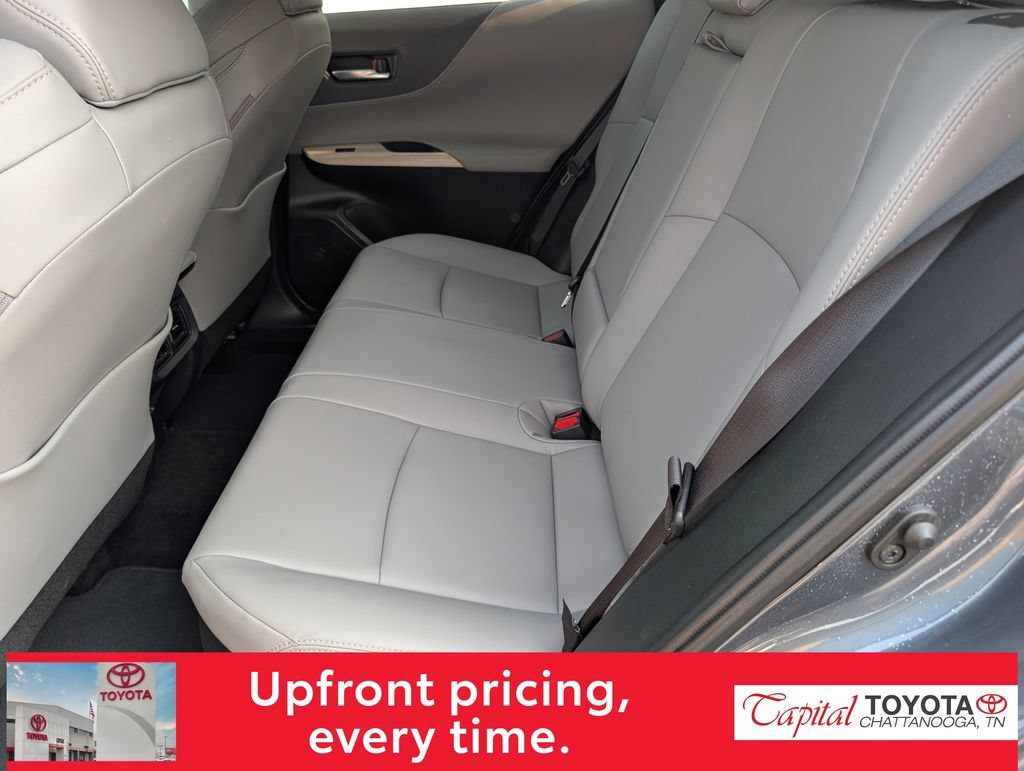 Used 2024 Toyota Venza XLE AWD/4WD image 12