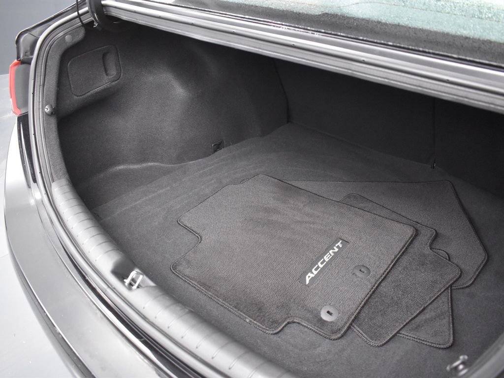 Used 2022 Hyundai Accent SE image 25