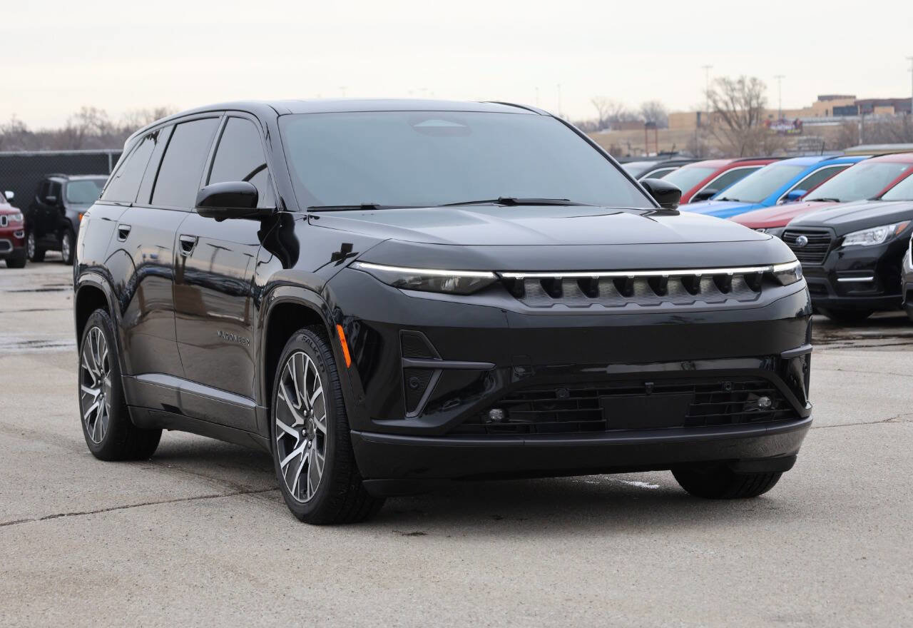 Used 2025 Jeep Wagoneer S Limited image 4