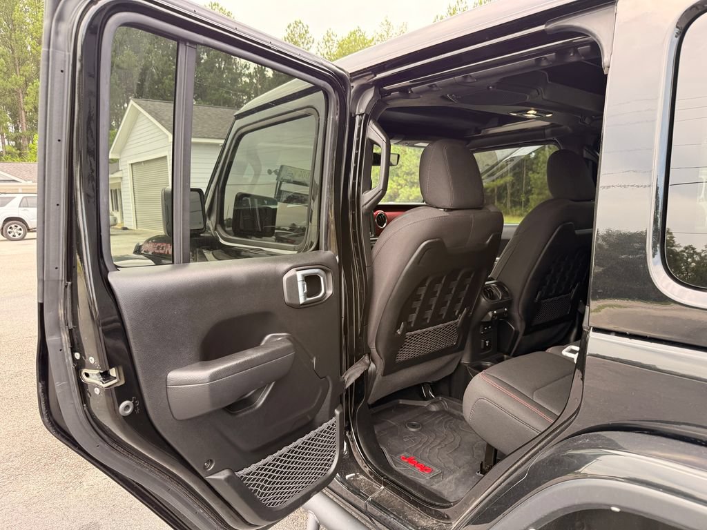 Used 2023 Jeep Wrangler Unlimited Rubicon w/ LED Lighting Group AWD/4WD image 27