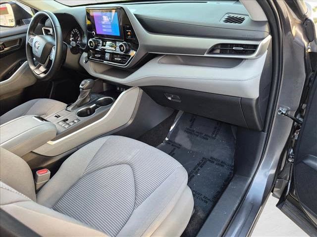 Certified 2024 Toyota Highlander LE FWD image 20