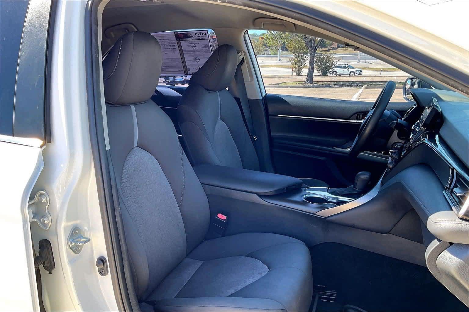 Used 2021 Toyota Camry LE FWD image 12