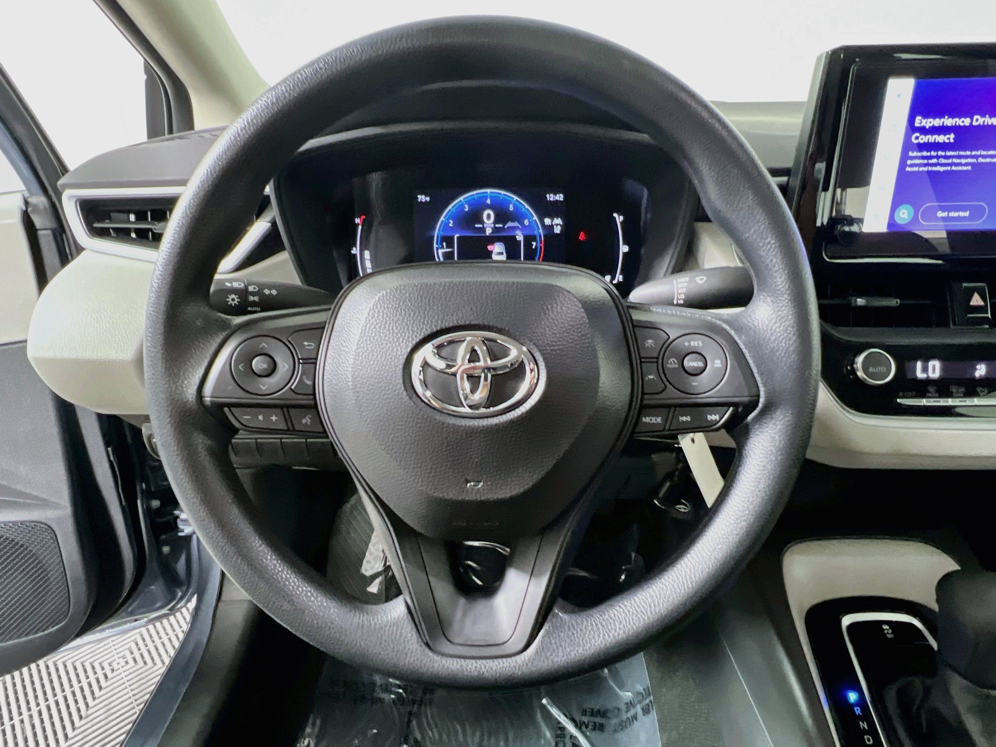 Used 2026 Toyota Corolla LE FWD image 18