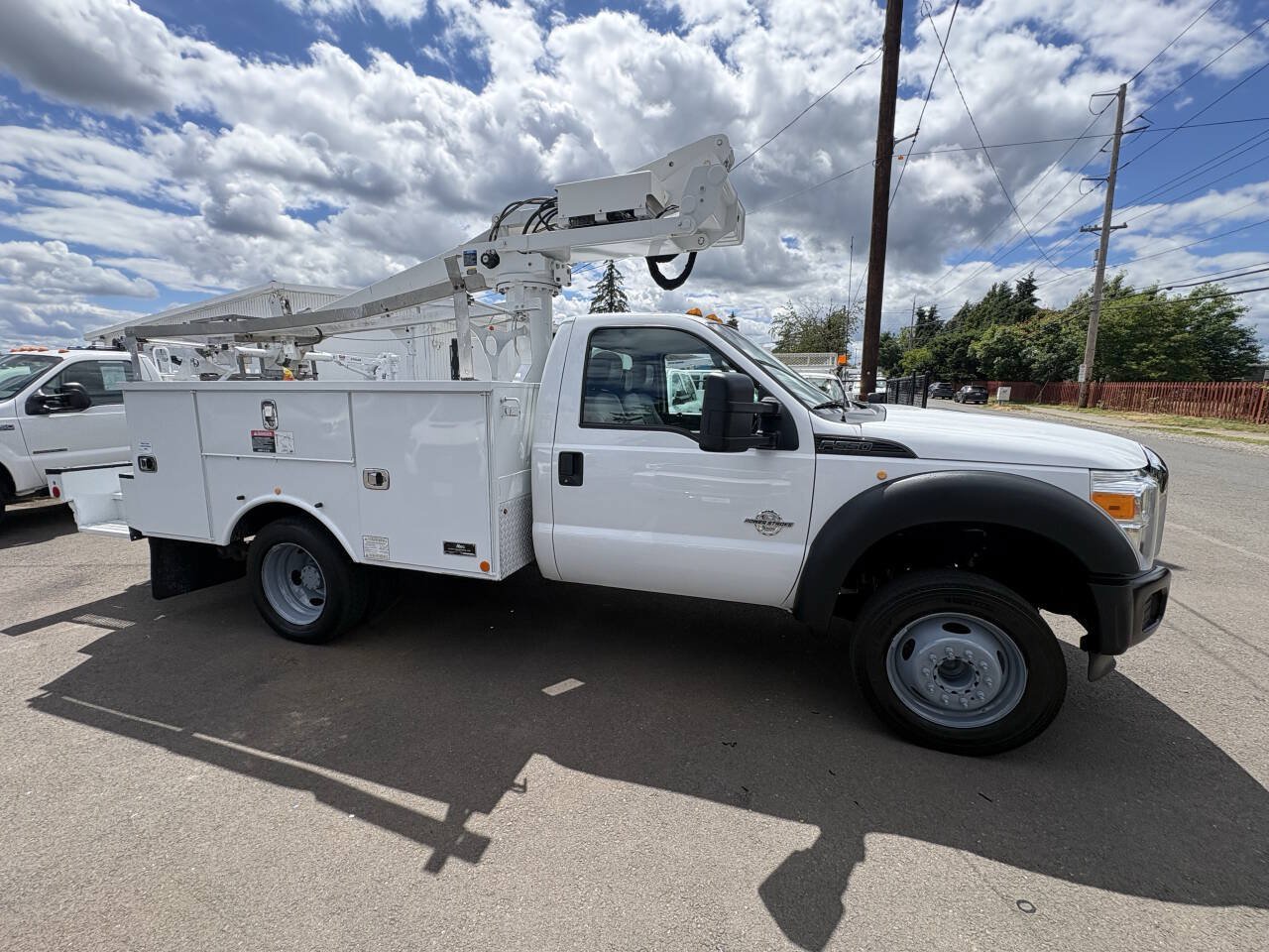 Used 2016 Ford F550 Luxury w/ Snow Plow Prep Package RWD image 7