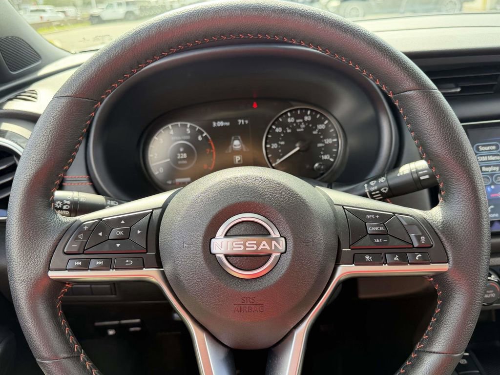 Used 2023 Nissan Kicks SR w/ SR Premium Package FWD image 35