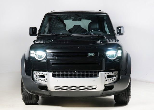 Used 2023 Land Rover Defender 110 S image 8