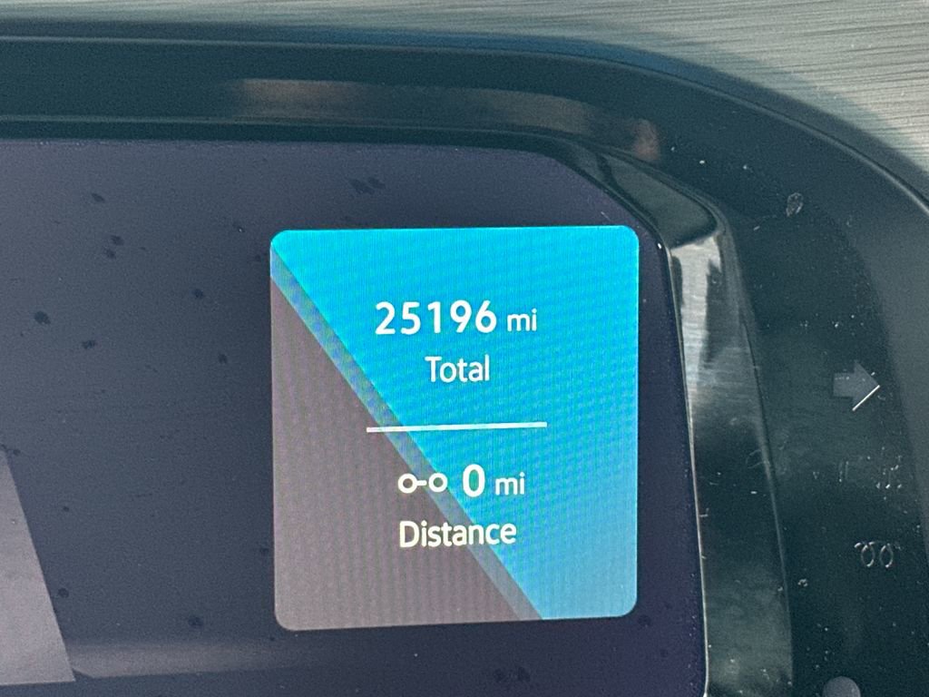 Used 2024 Volkswagen Atlas Cross Sport SE image 16