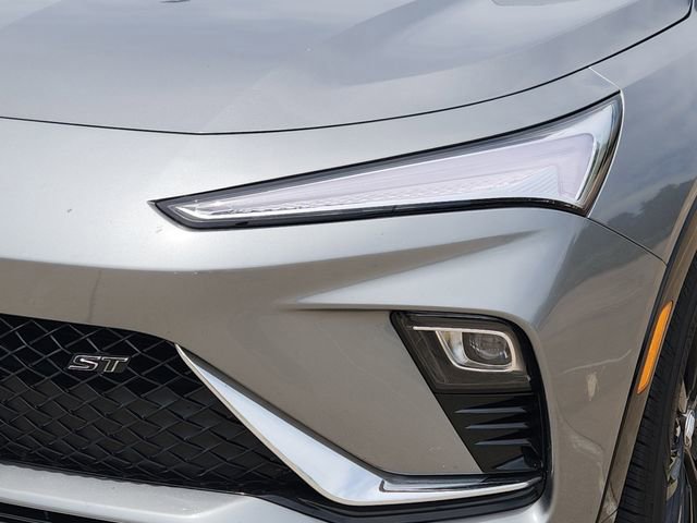 Used 2025 Buick Envista Sport Touring w/ Convenience I Package FWD image 9