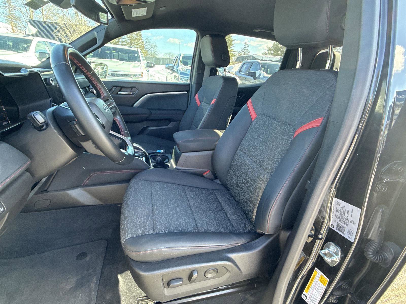 Used 2023 Chevrolet Colorado Z71 w/ Z71 Convenience Package 2 image 17