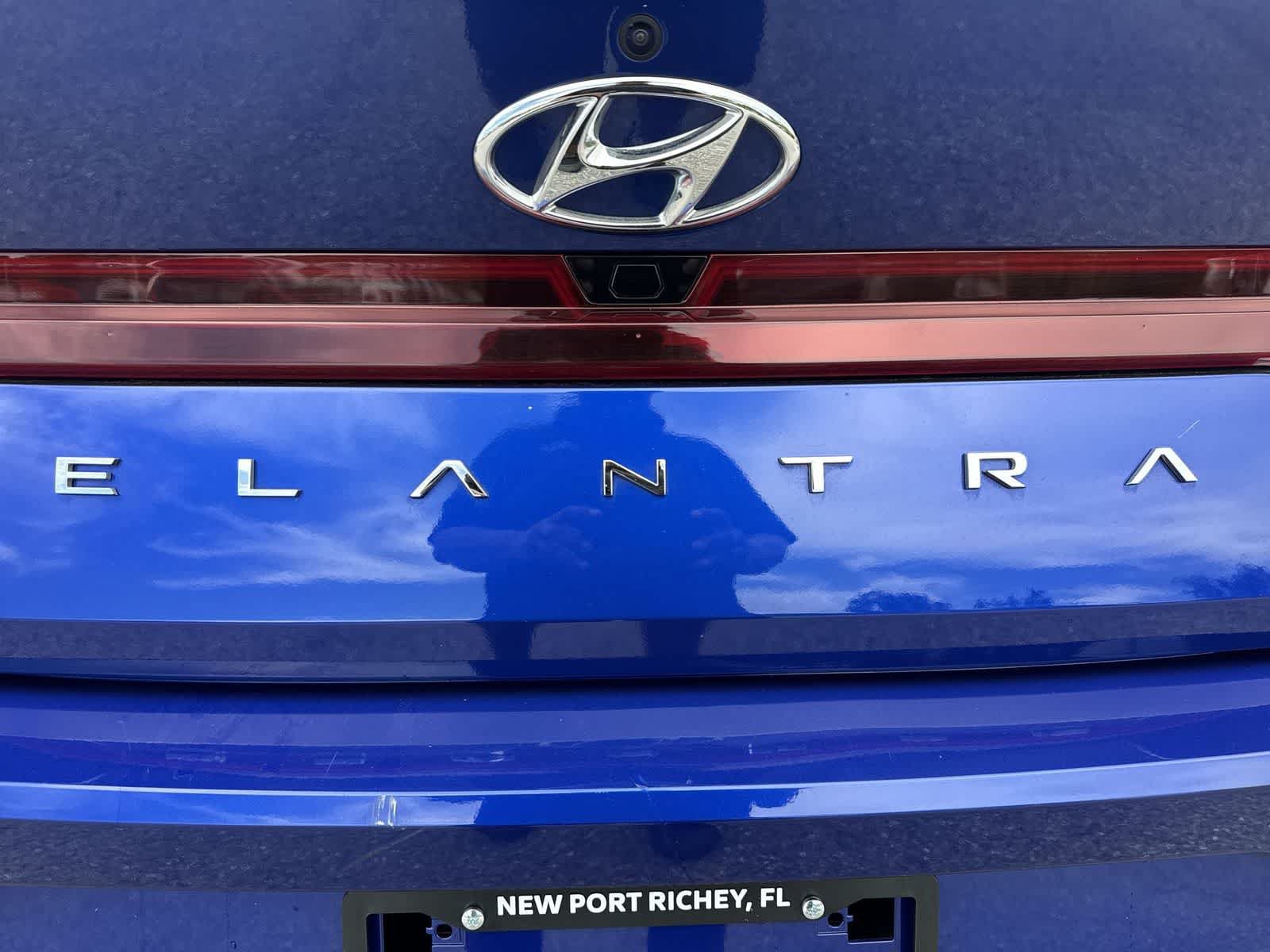 Used 2023 Hyundai Elantra SEL FWD image 19