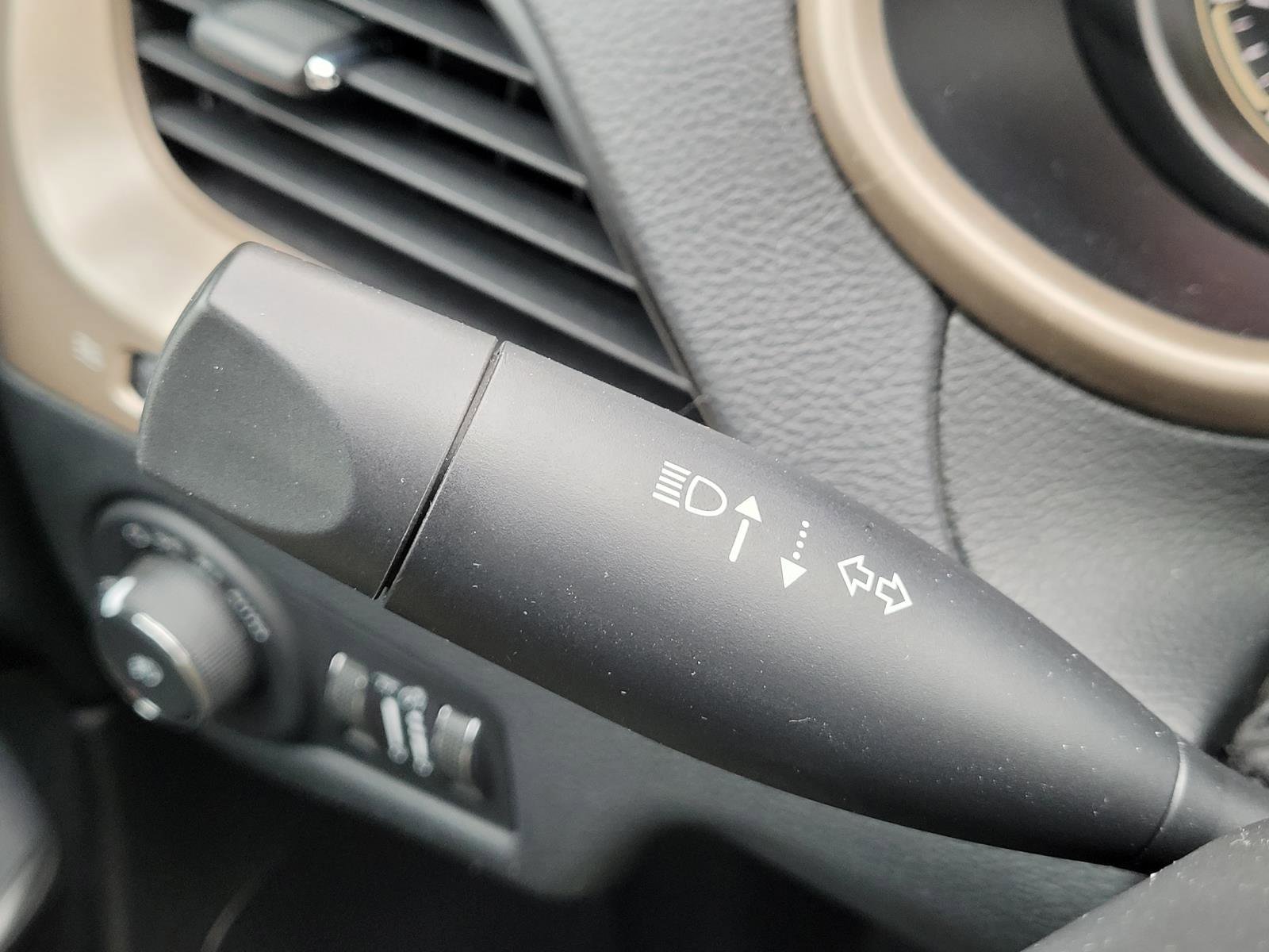 Used 2016 Jeep Cherokee Limited image 30